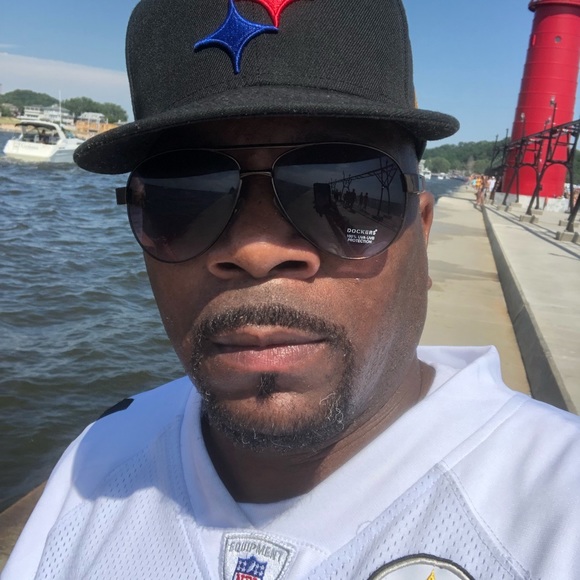 Meet your Posher, Earl - Picture 2 of 3